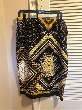 Black and Gold Print Pencil Skirt
